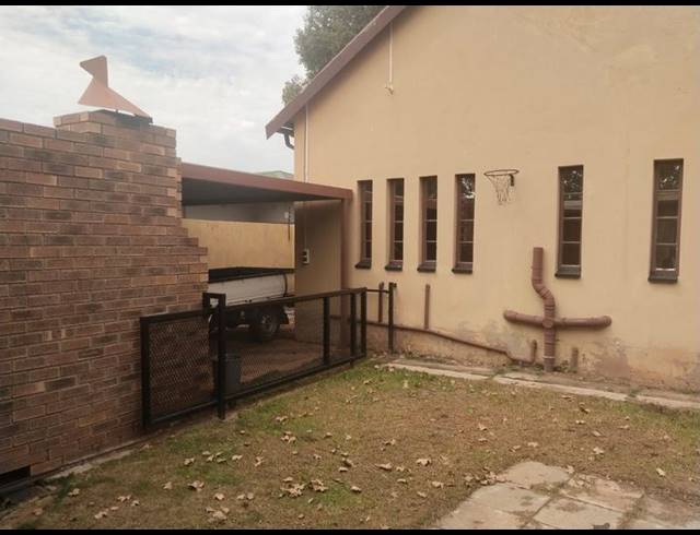 3 BEDROOM HOUSE FOR SALE IN BEZUIDENHOUT VALLEY